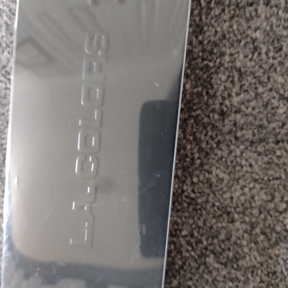 L.A. Colours Mini Lippies in tin - new - Picture 2 of 3